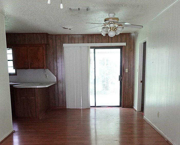 Property Photo:  706 Avenue A  TX 75949 