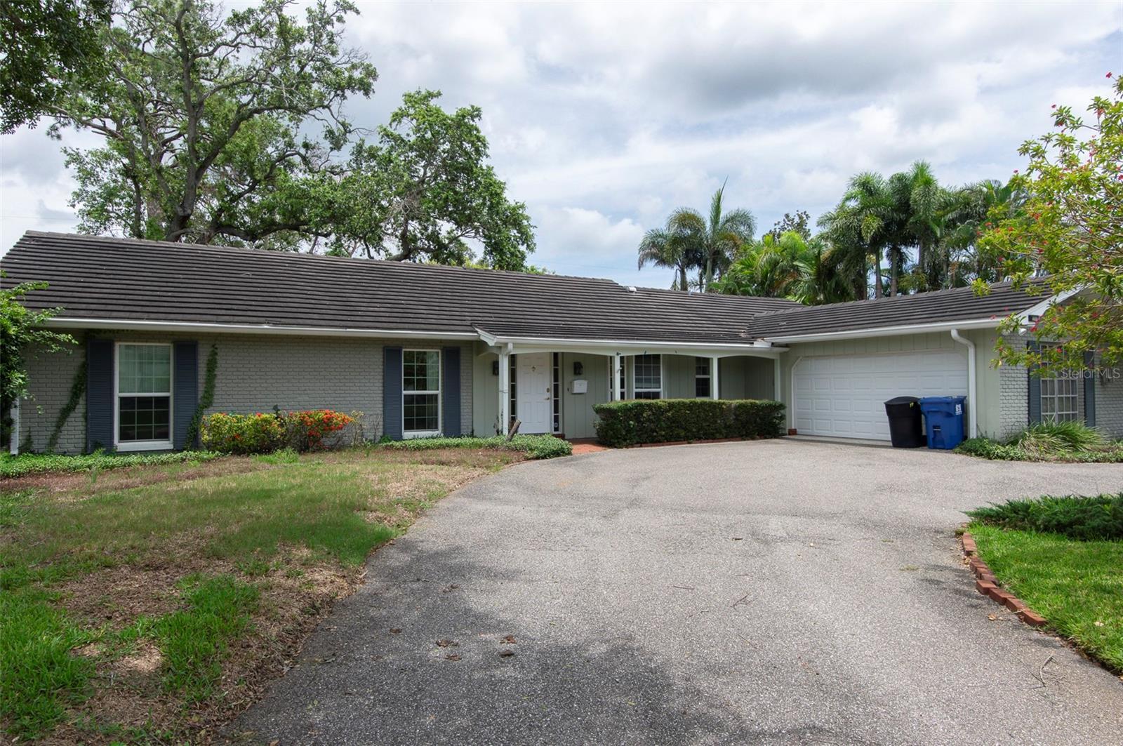 Property Photo: 3275 Walnut Street NE FL 33704