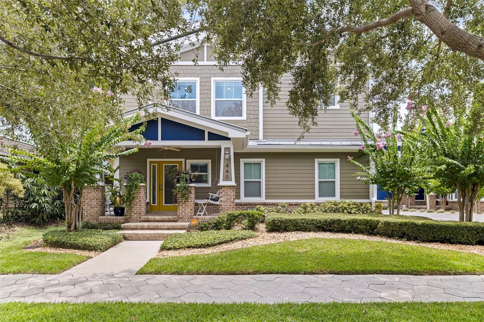 Property Photo: 440 11th Avenue NE FL 33701