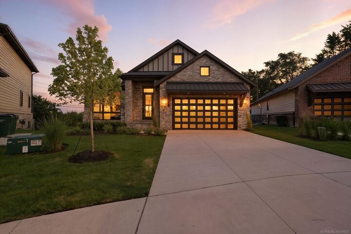54714 Camden Court  Shelby Twp MI 48316 photo