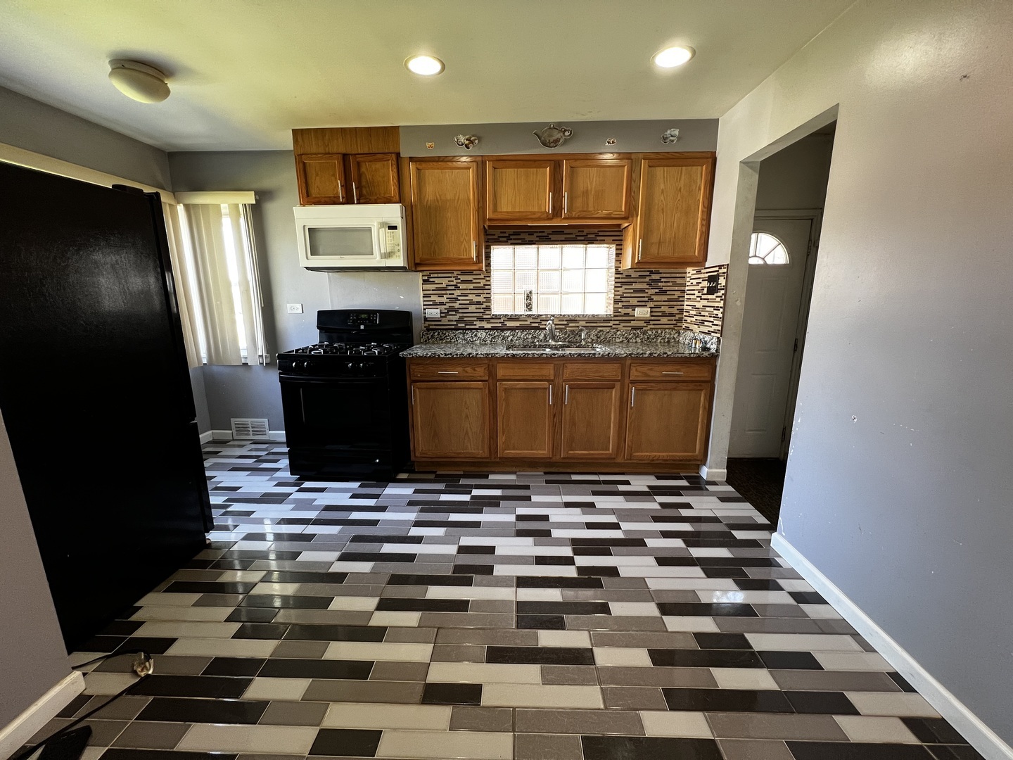 Property Photo: 103 Morris Street IL 60104