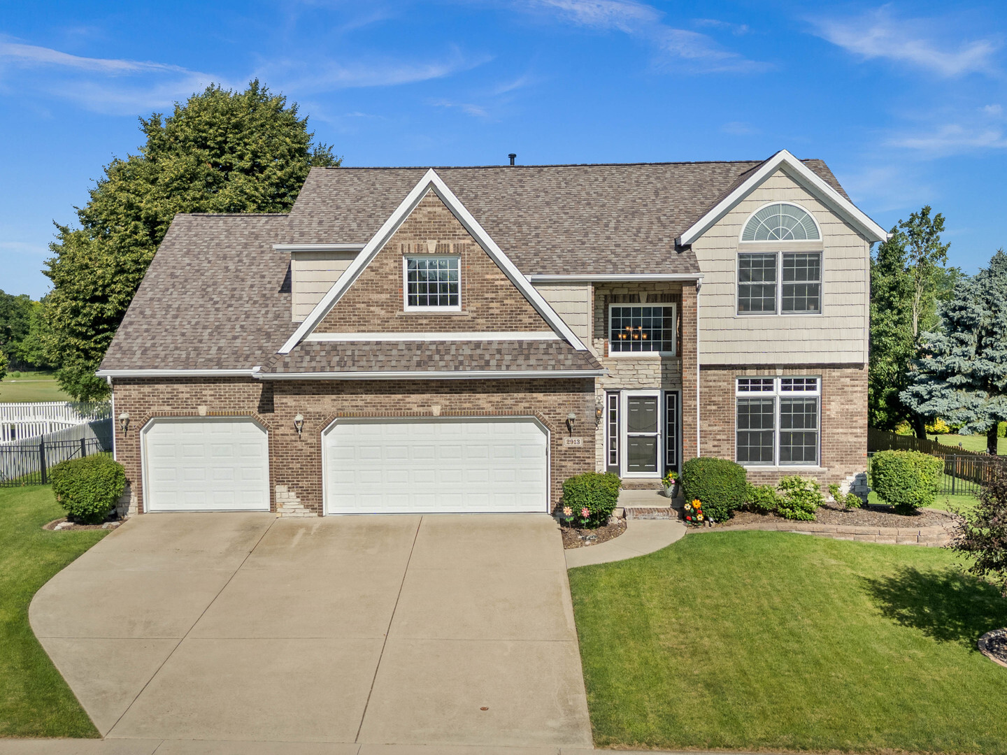 2913 Fox Creek Road  Bloomington IL 61705 photo