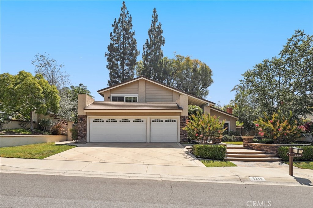 Property Photo: 5288 Vista Montana CA 92886