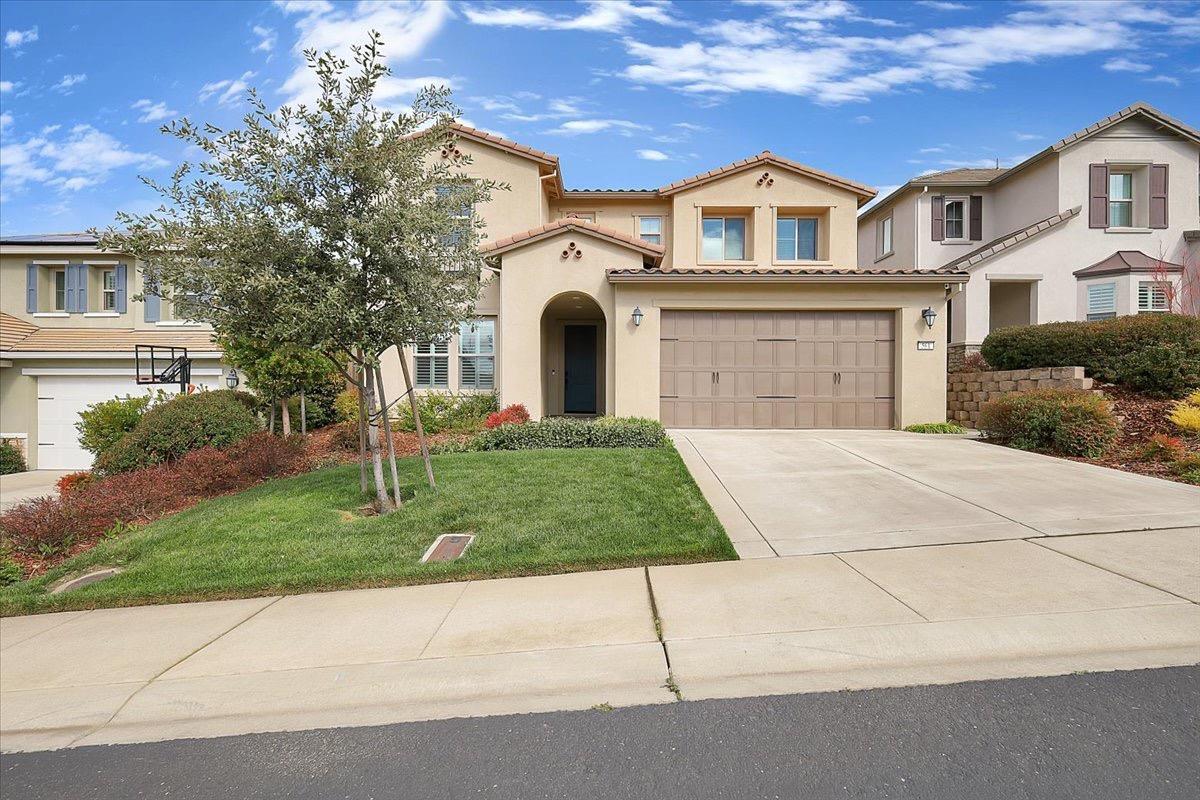 Property Photo: 561 Laceneck CA 95762
