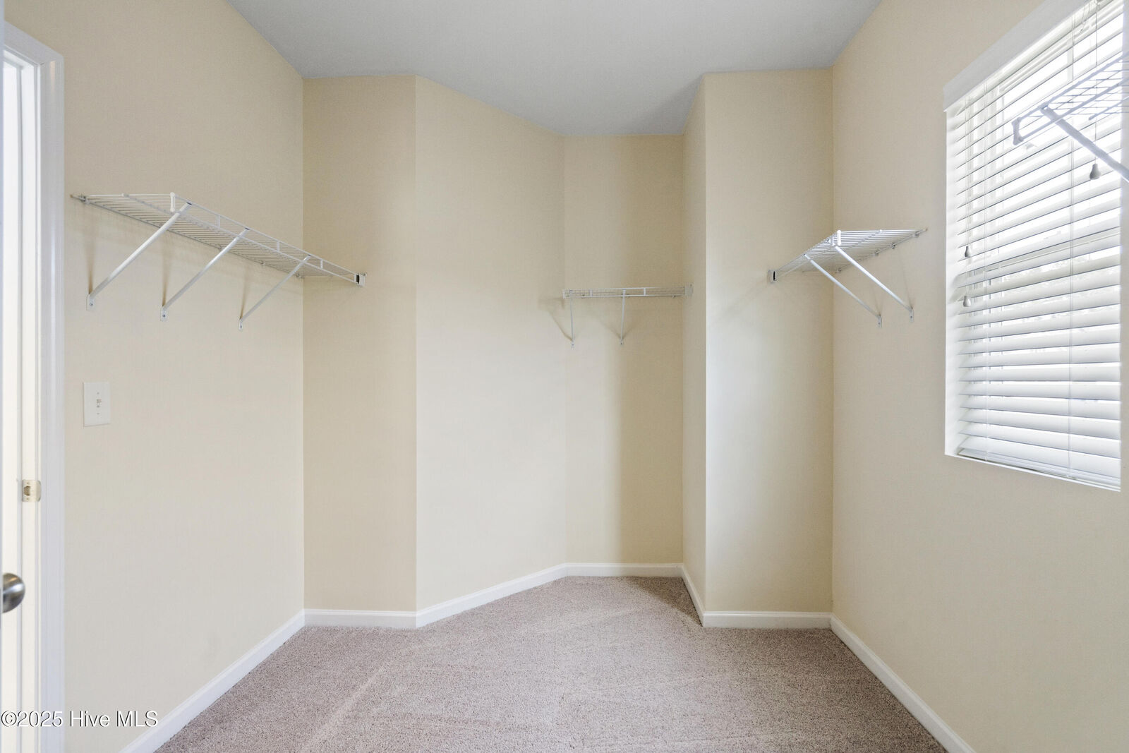 Property Photo:  402 Walkens Woods Lane  NC 28546 