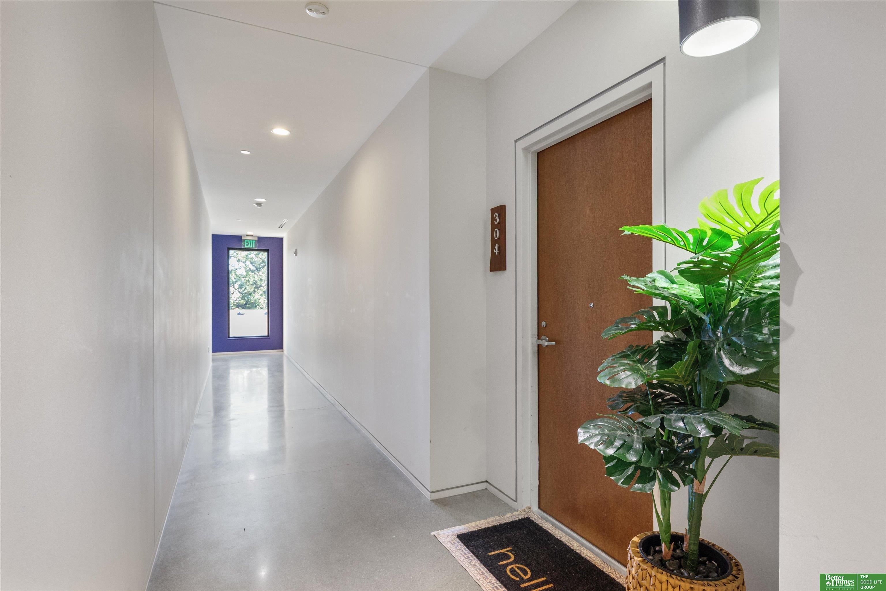Property Photo: 1502 S 10th Street 304 NE 68108