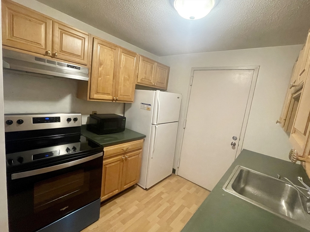 9 Village Rock Ln 11  Natick MA 01760 photo