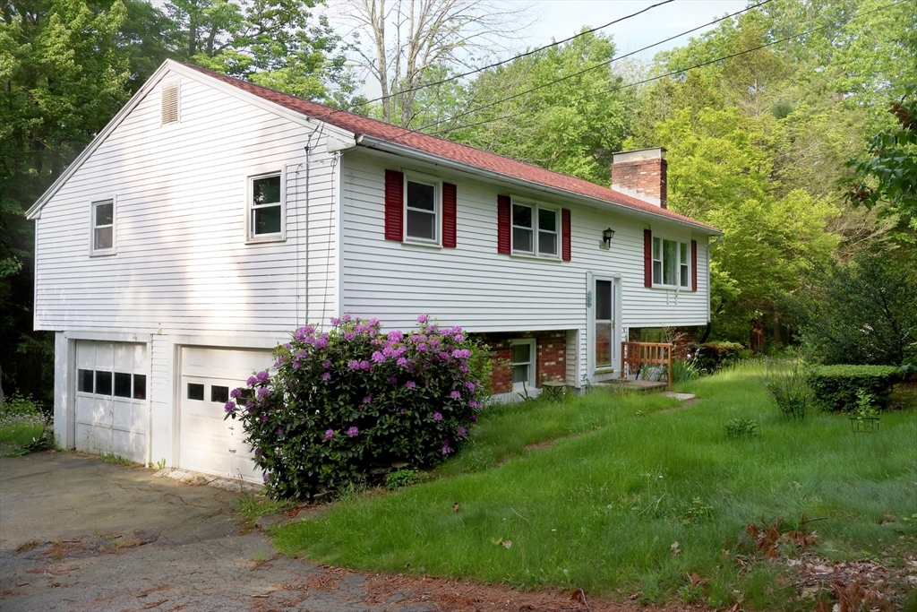 Property Photo:  2 Laurel Ln  MA 01562 