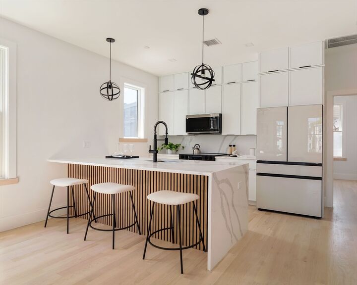Property Photo: 304 Paris Street 202 MA 02128