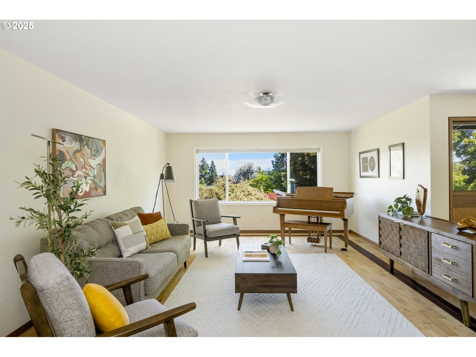 Property Photo:  9135 SW 36th Ave  OR 97219 