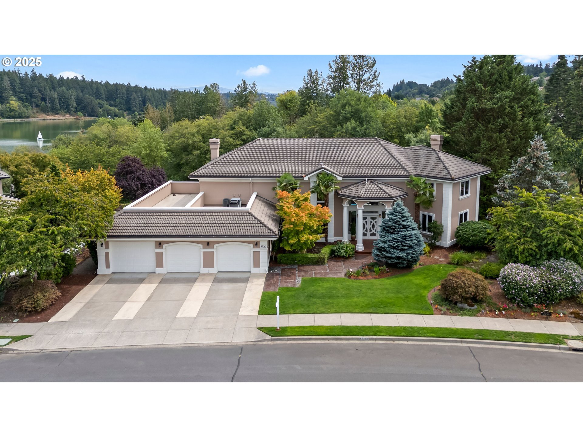 Property Photo: 5720 NW El Rey Dr WA 98607