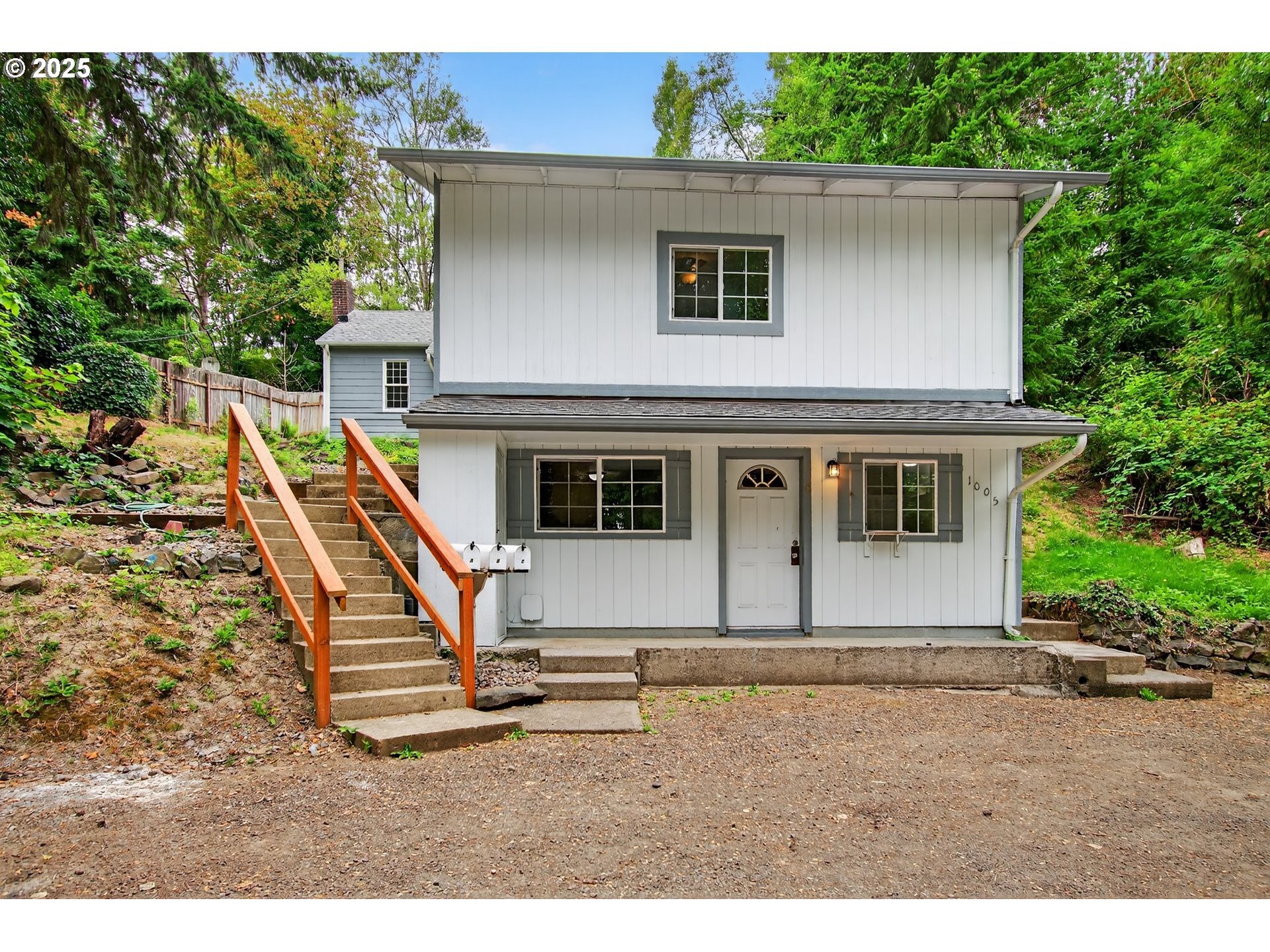 Property Photo:  1005 Allen Dr  WA 98626 