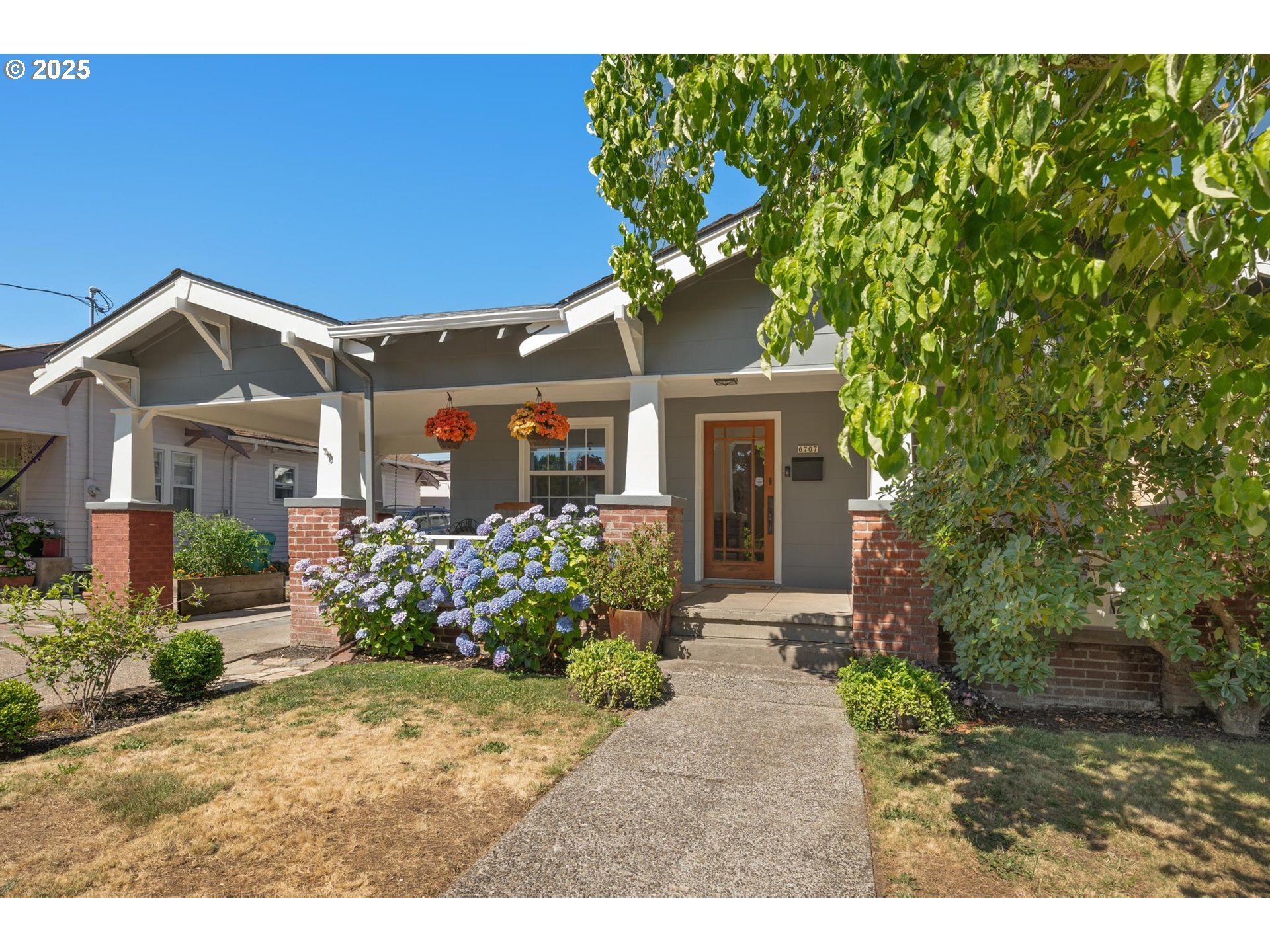 Property Photo: 6707 N Mississippi Ave OR 97217