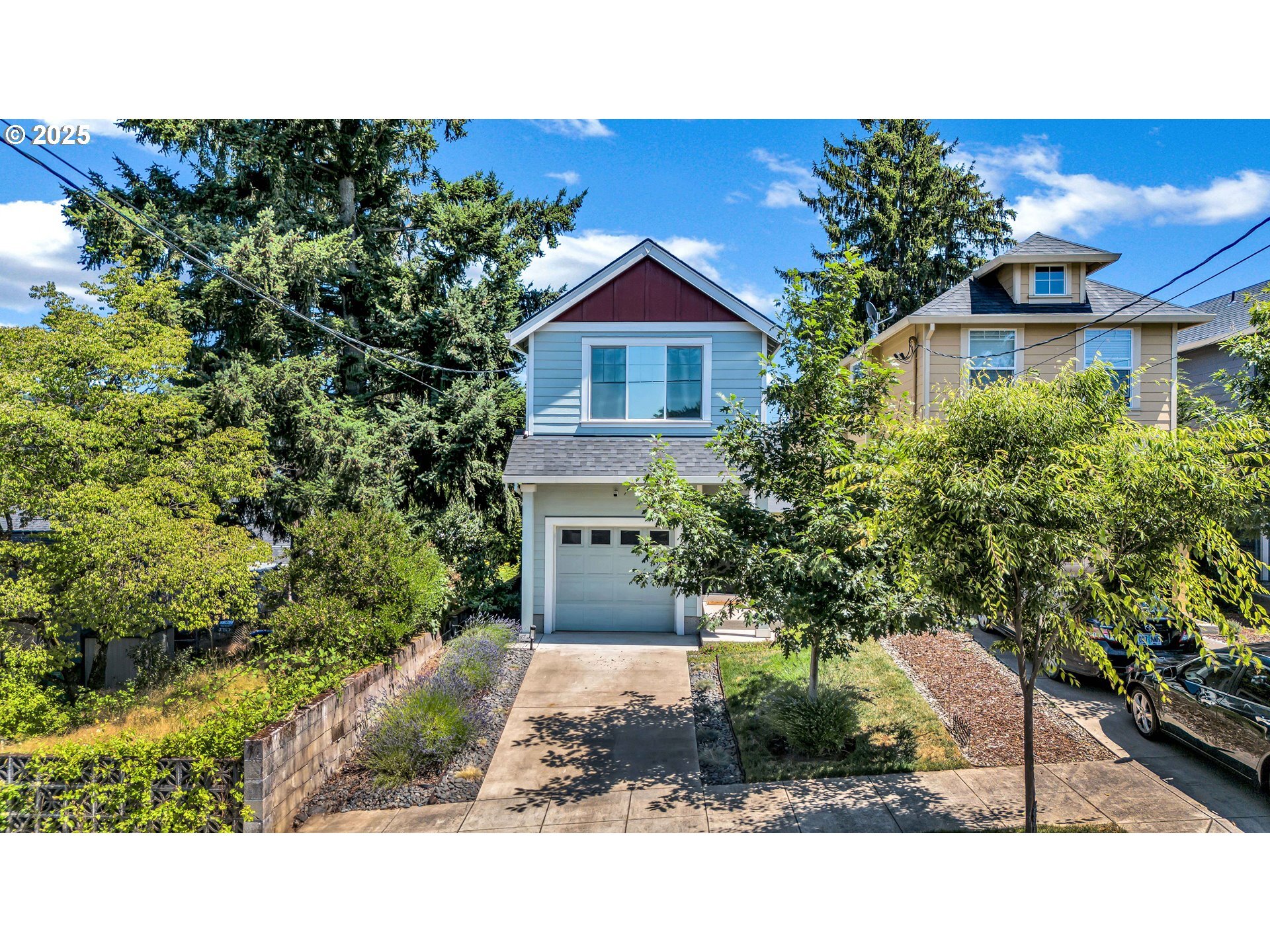 Property Photo: 1722 NE 80th Ave OR 97213