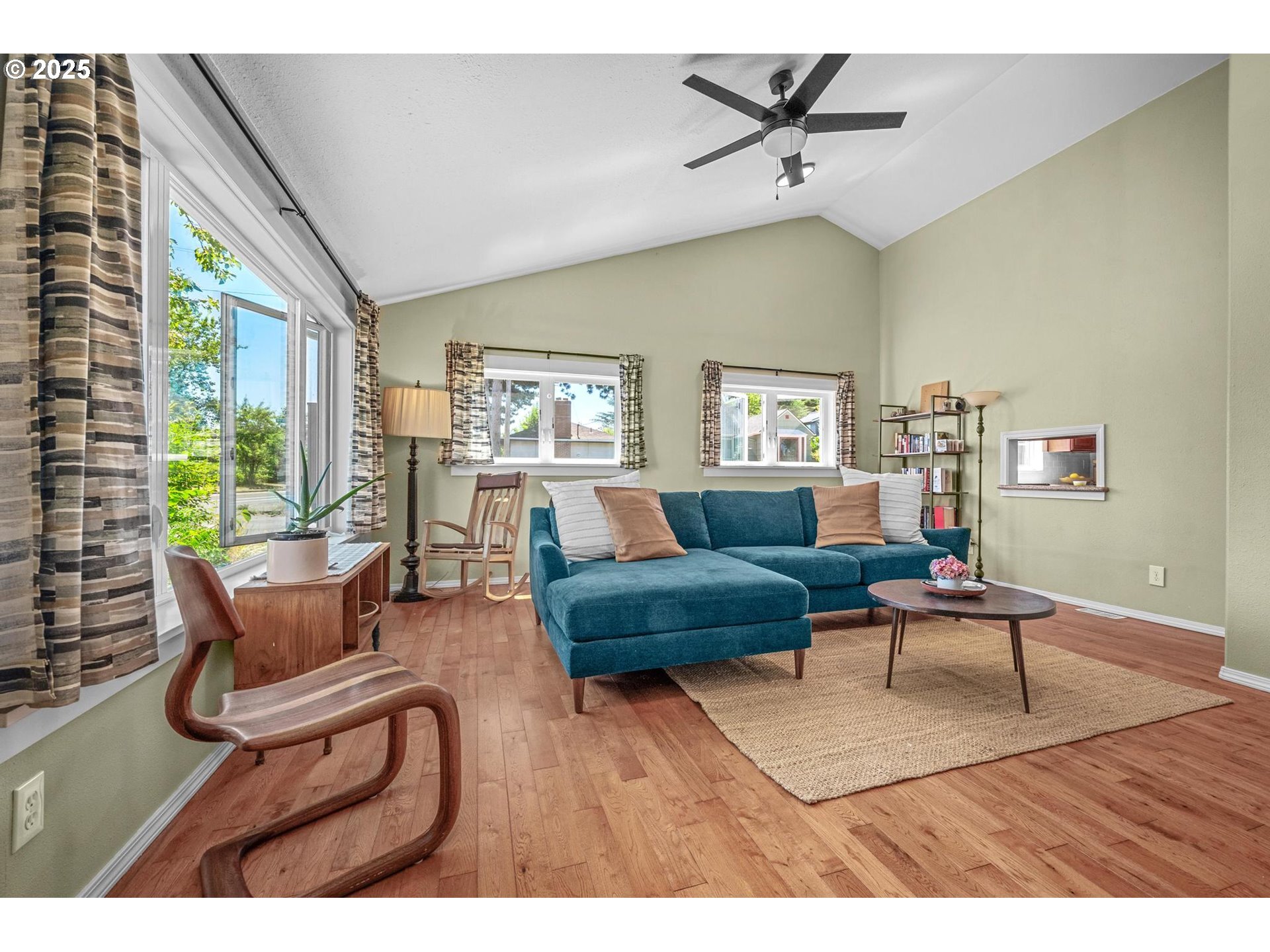 Property Photo:  7119 N Ida Ave  OR 97203 