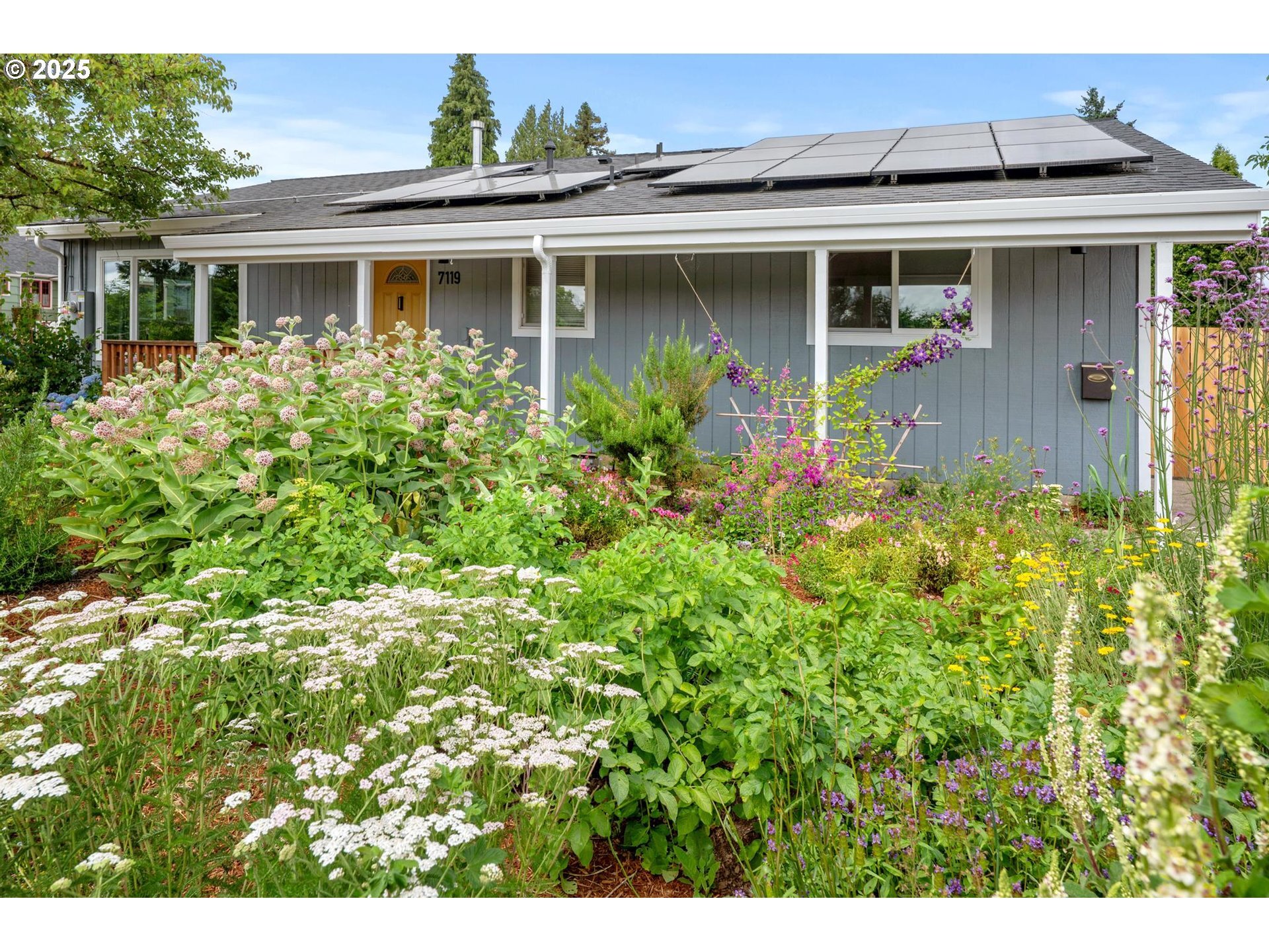 Property Photo: 7119 N Ida Ave OR 97203