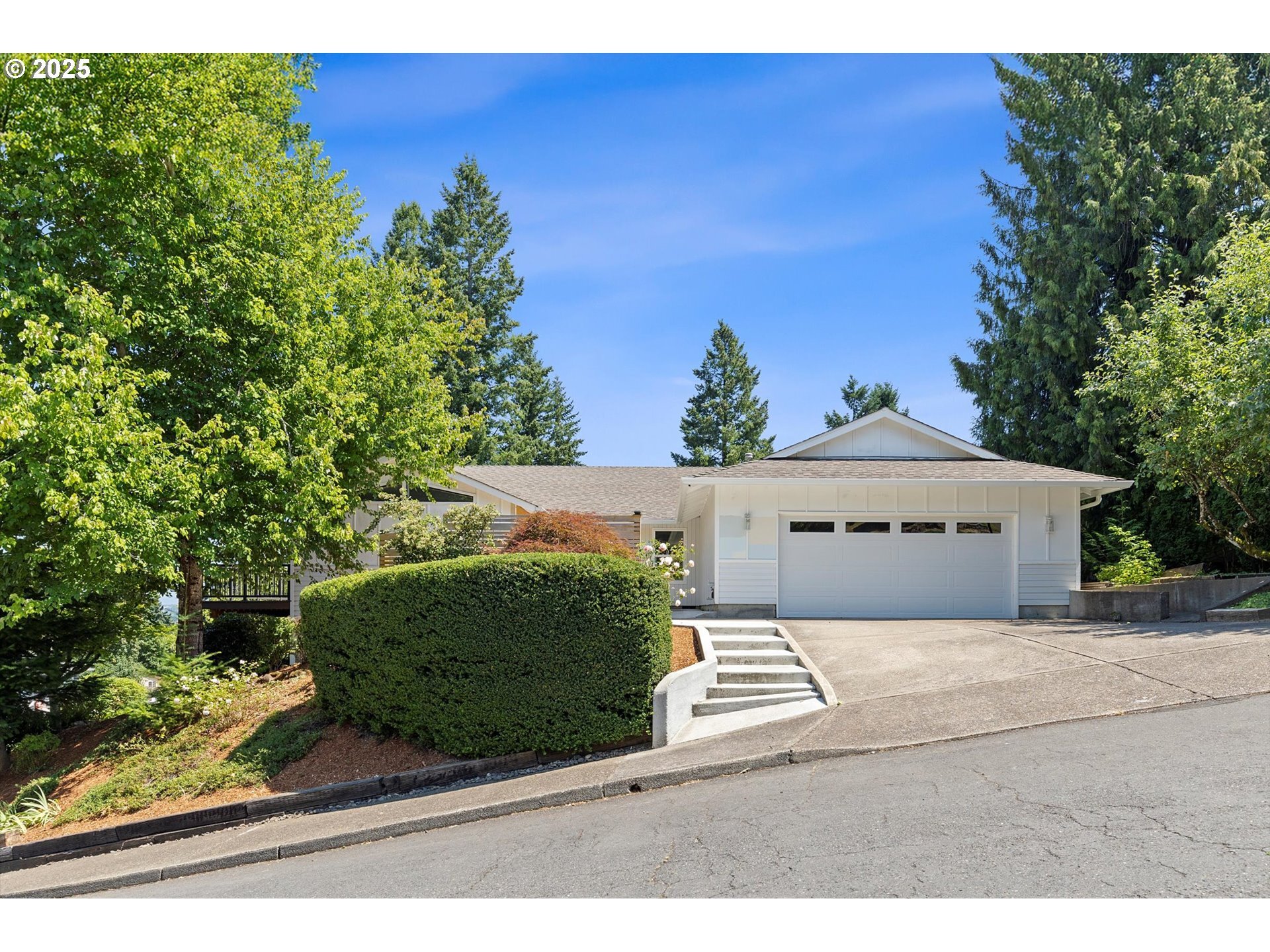 Property Photo: 21140 Zeus Dr OR 97068
