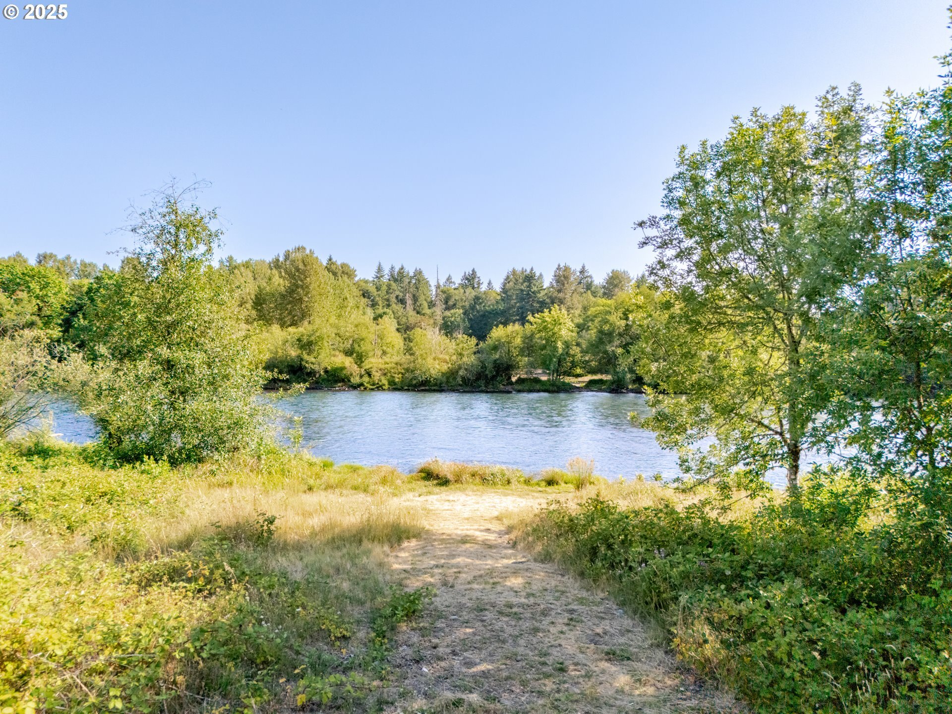 Property Photo: N River Dr 1302 OR 97386