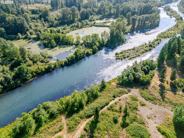 Property Photo:  N River Dr 1302  OR 97386 