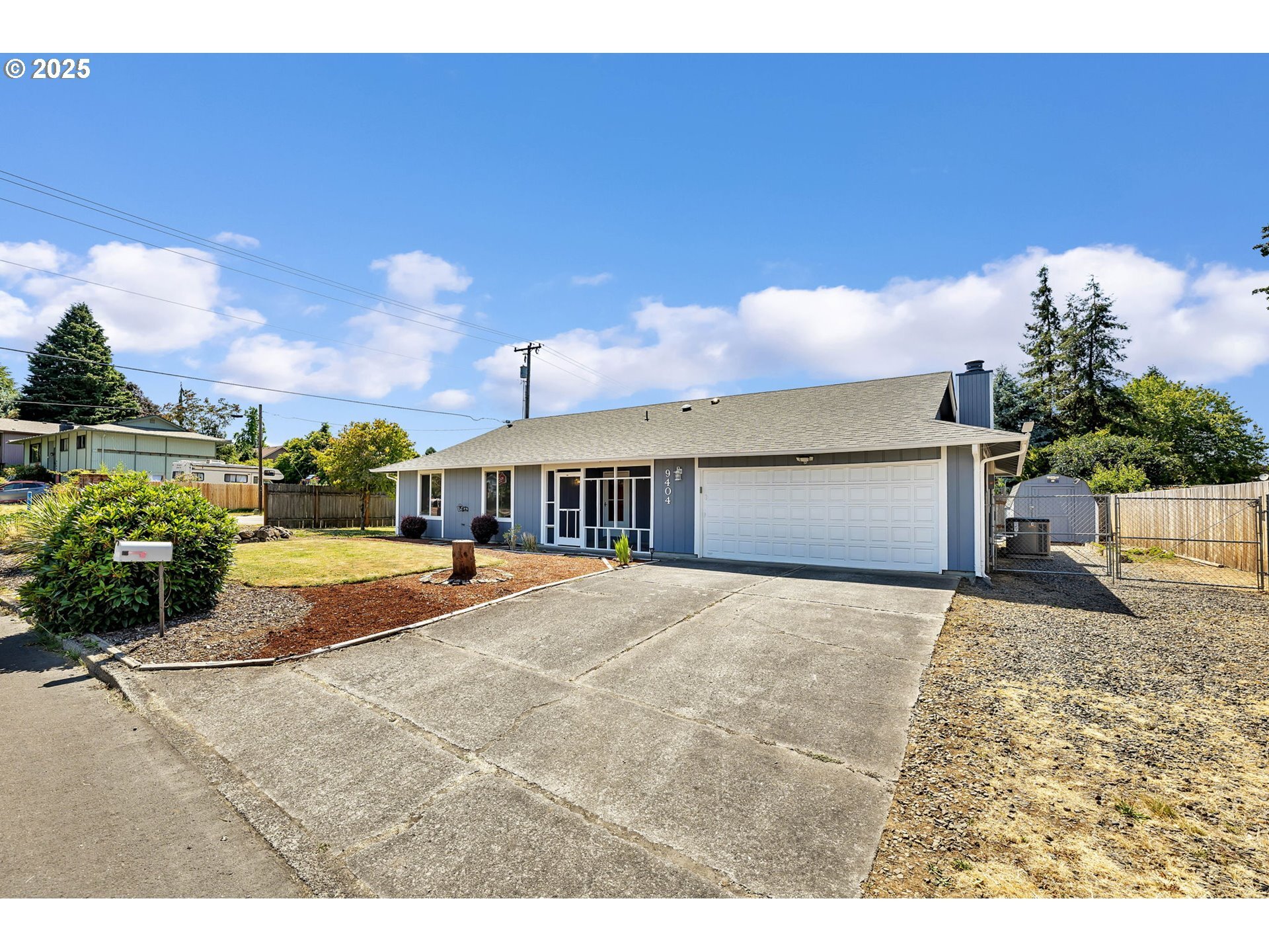 Property Photo: 9404 NW 15th Ave WA 98665