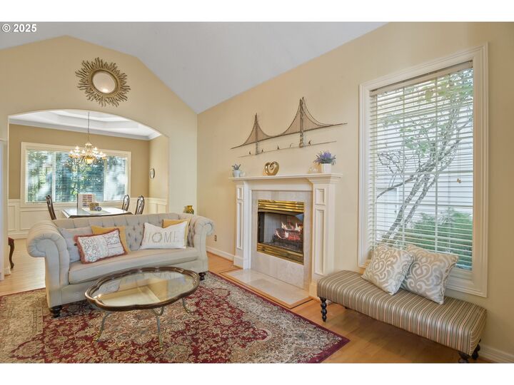 Property Photo: 13386 SW Hillshire Dr OR 97223