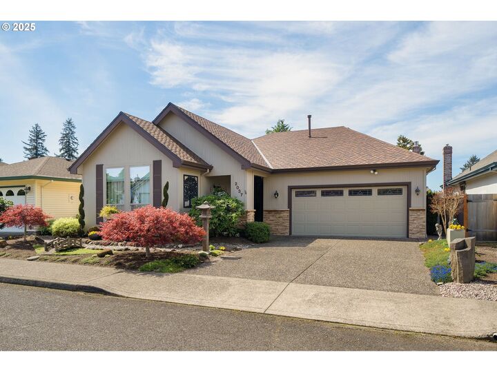 Property Photo: 2037 NE 158th Pl OR 97230