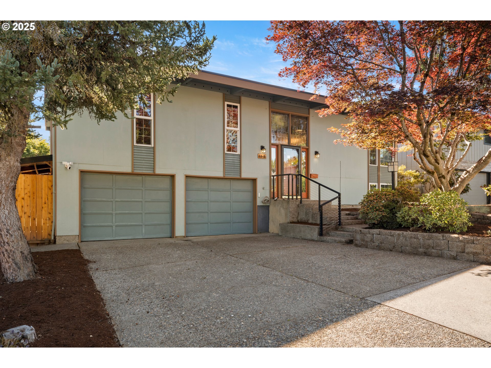 Property Photo: 4648 SE 33rd Pl OR 97202