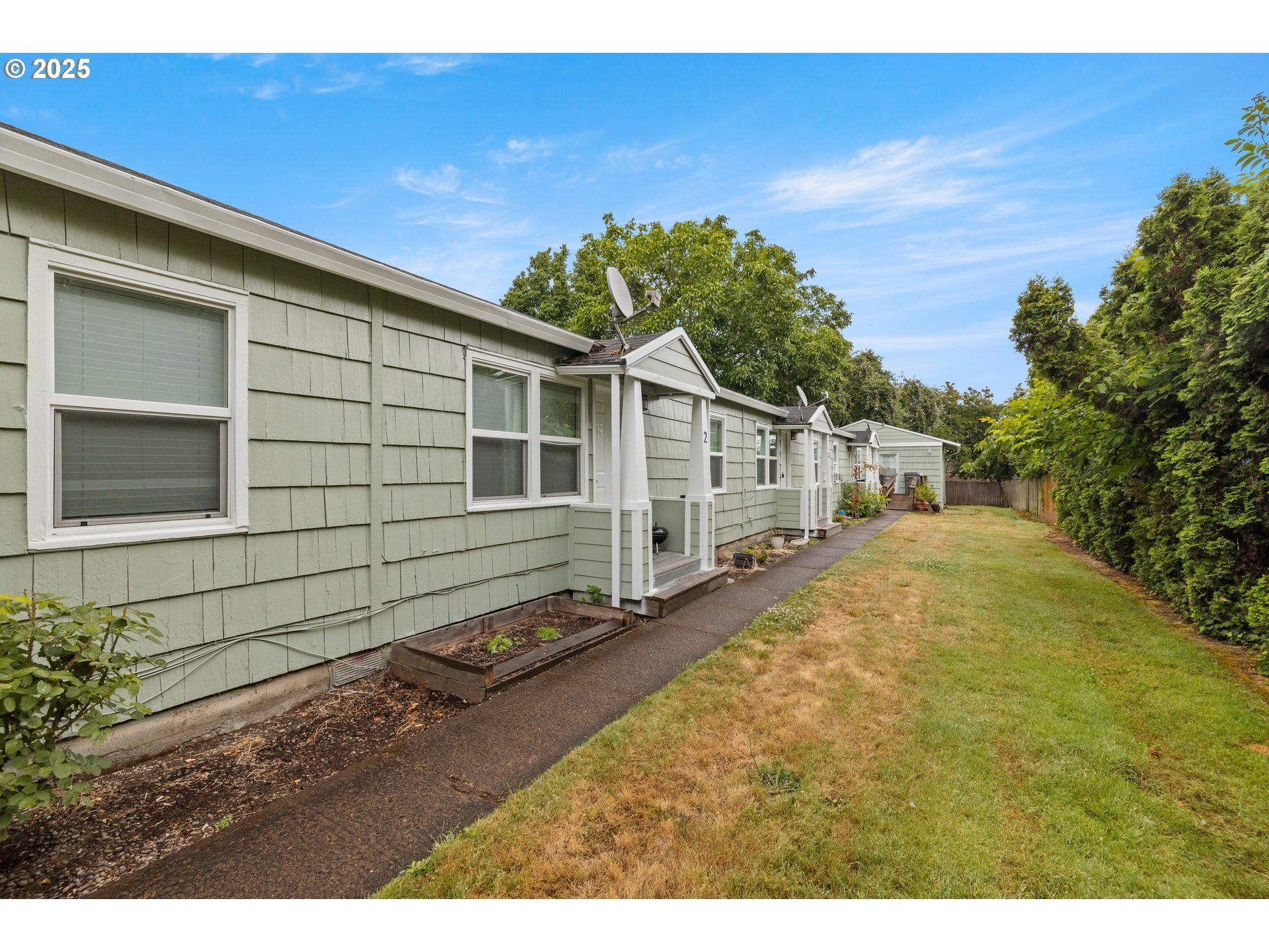 Property Photo: 6200 SE 103rd Ave OR 97266
