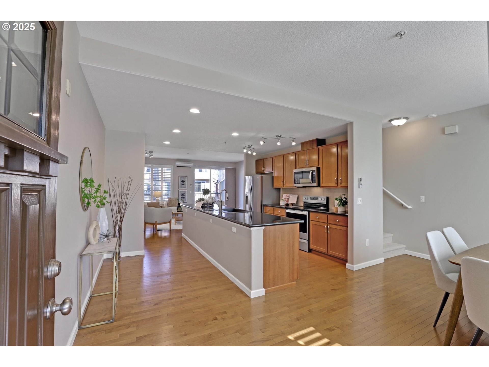 Property Photo: 679 NW 118th Ave 104 OR 97229