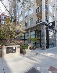 Property Photo:  2607  Western Avenue 1003  WA 98121 