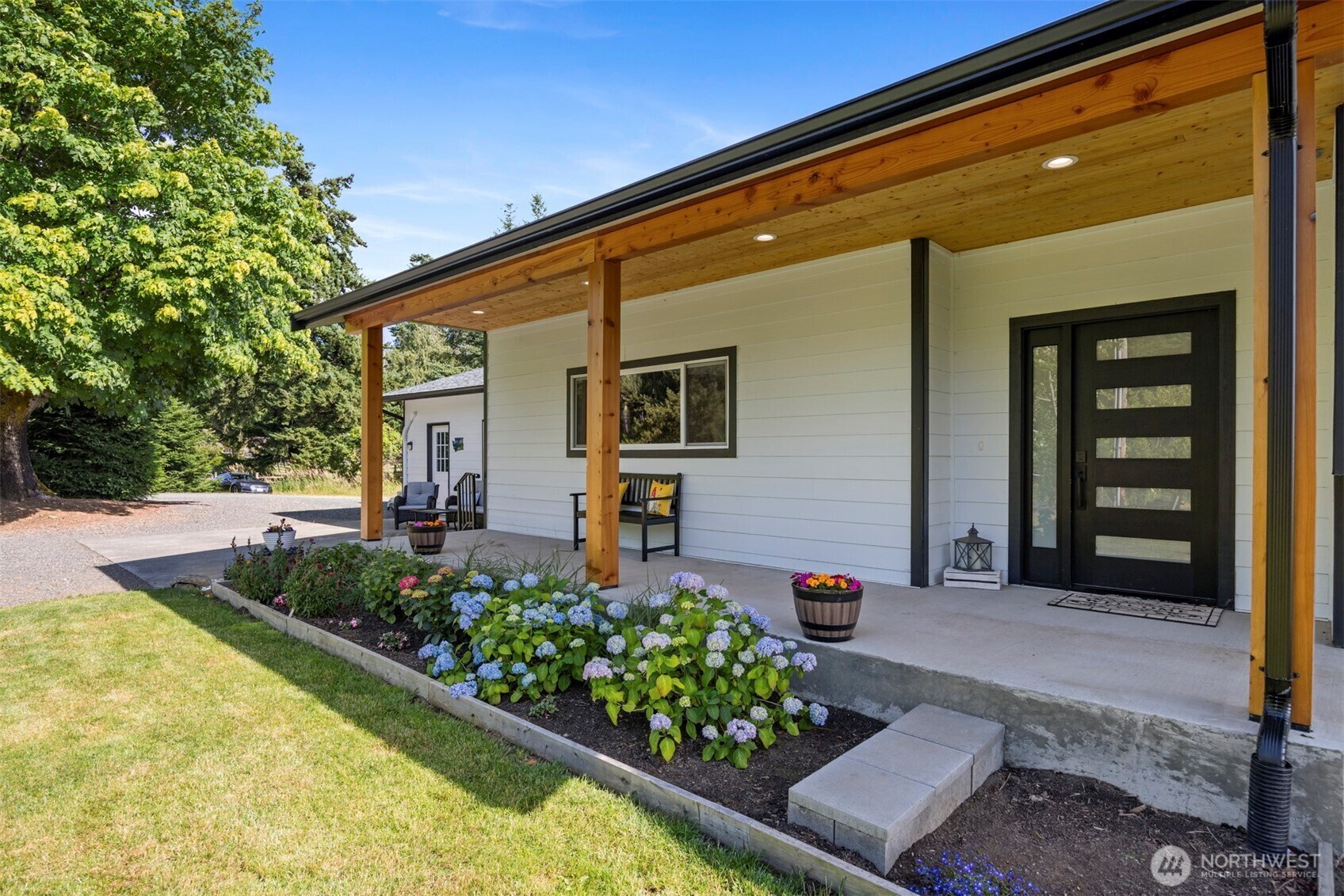 Property Photo:  2403 E Hemmi Road  WA 98226 