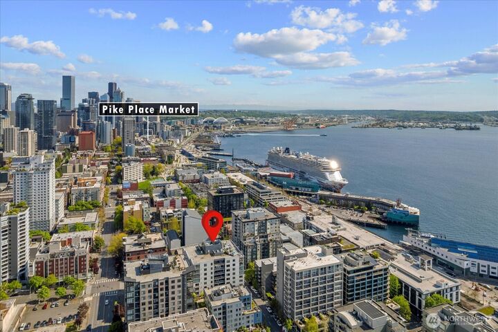 Property Photo:  76  Cedar Street Ph07  WA 98121 