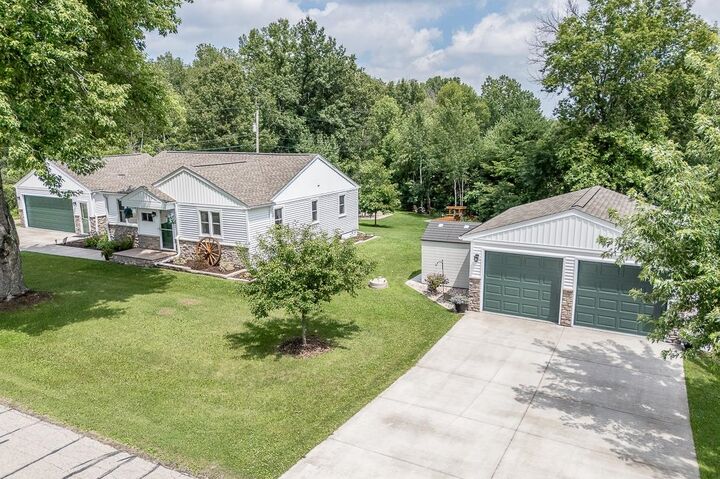 Property Photo: N2742 Givens Road WI 54944-9306