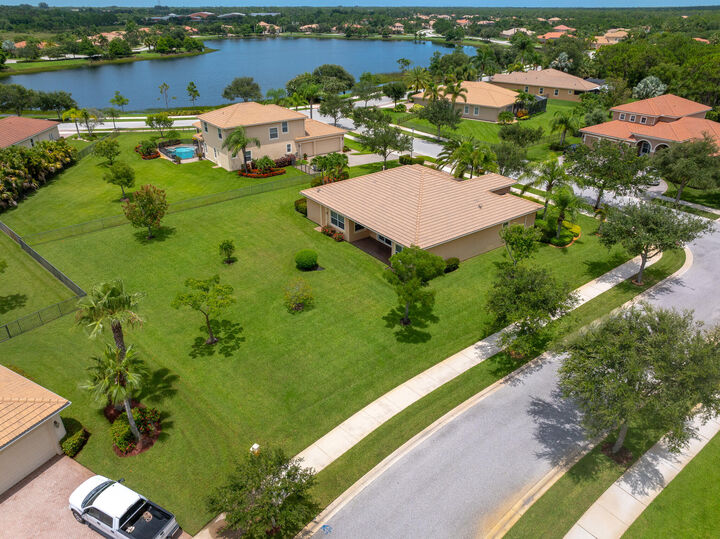 Property Photo: 7422 SE Belle Maison Drive FL 34997