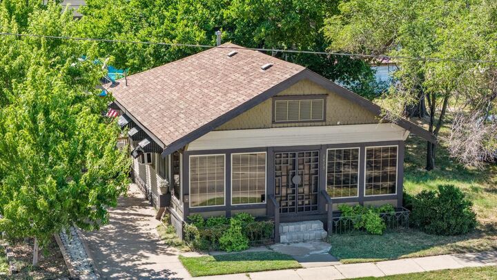 Property Photo:  1129 S Washington Ave  KS 67211 
