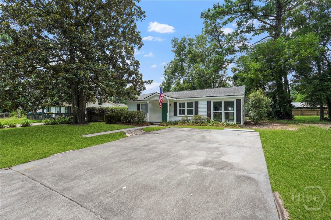 Property Photo: 113 Gilliam Avenue GA 31406