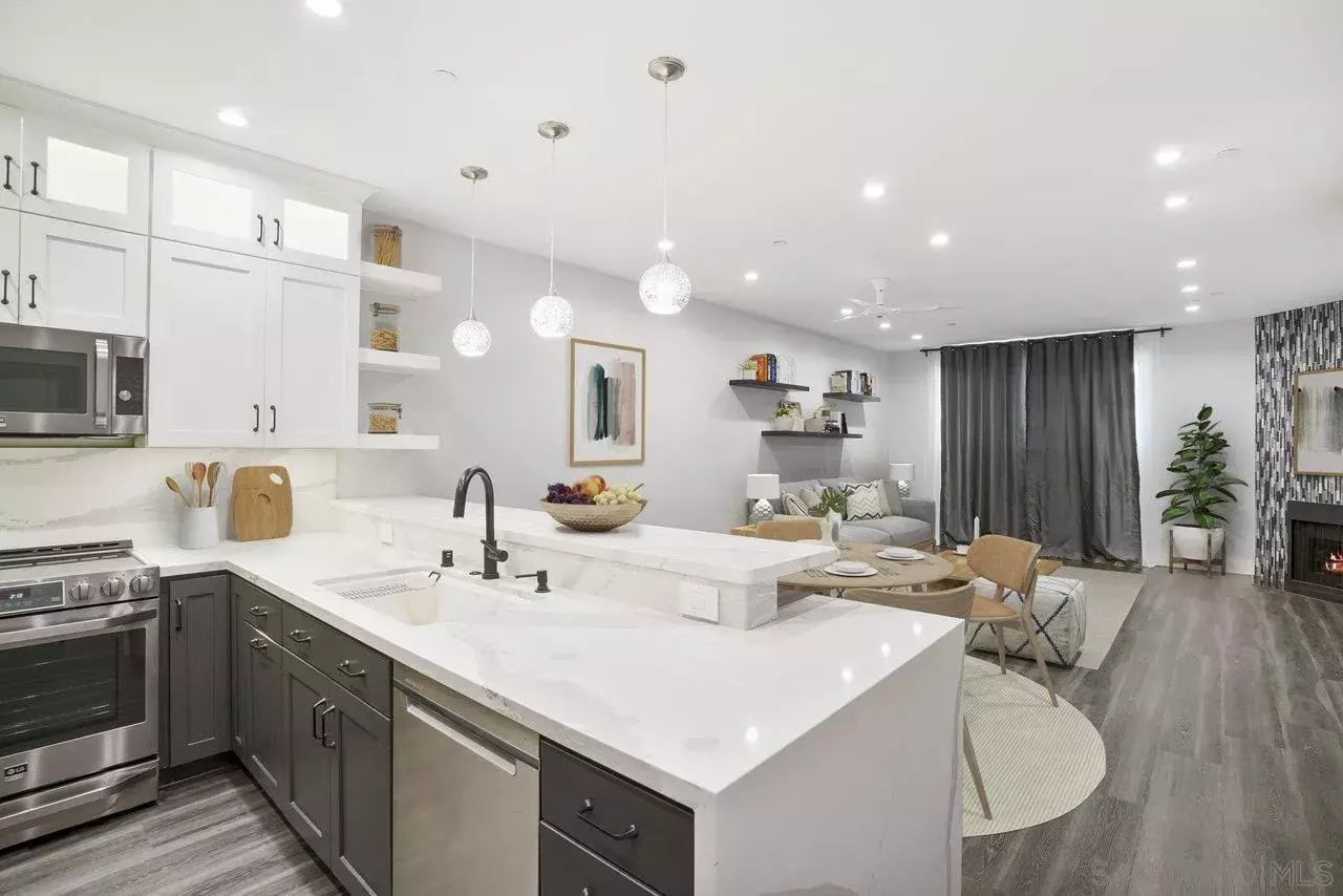 Property Photo: 2445 Brant St 613 CA 92101