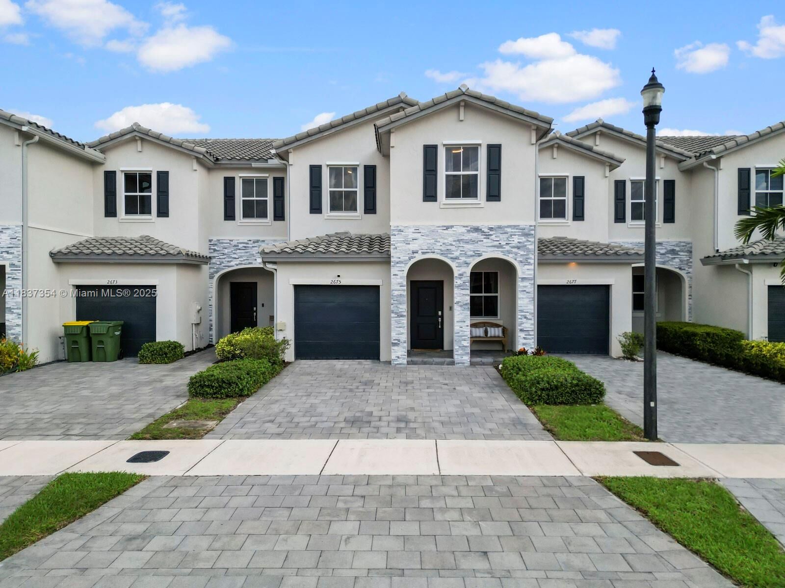Property Photo:  2675 SE 13th St  FL 33035 