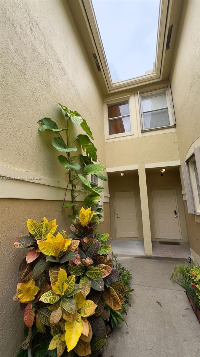 Property Photo: 2487 Cordoba Bnd FL 33327