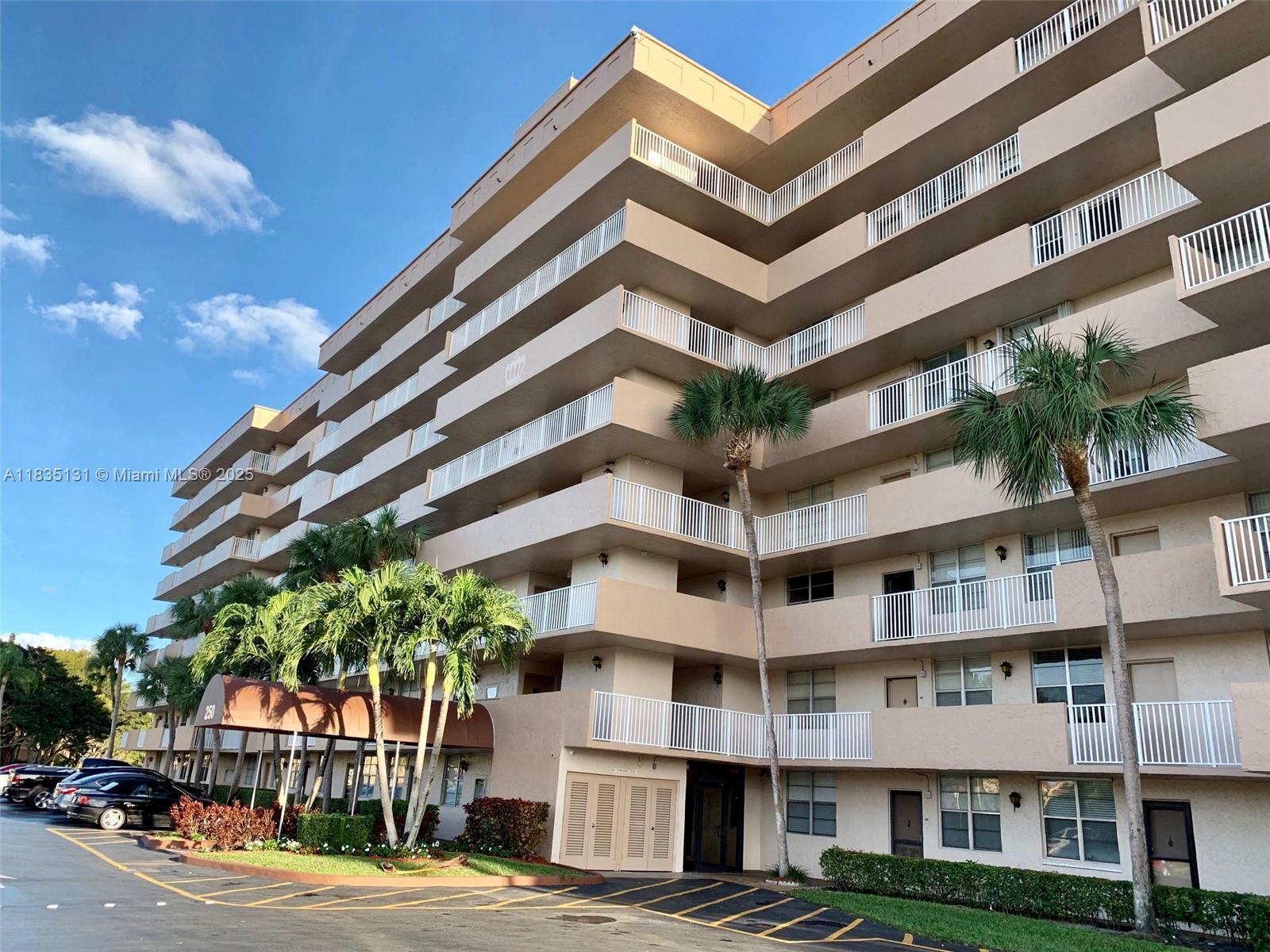 Property Photo: 250 Jacaranda Dr 507 FL 33324