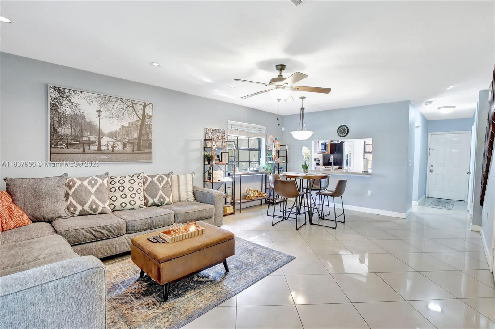 Property Photo:  484 Westree Ln  FL 33324 
