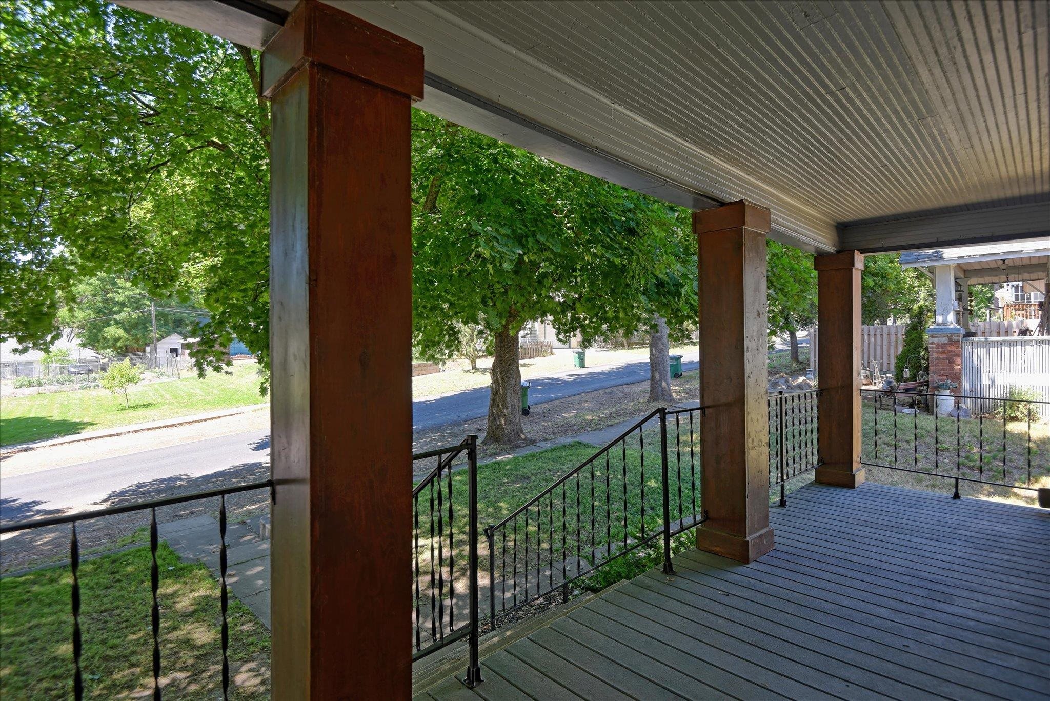 Property Photo: 128 S College St WA 99033