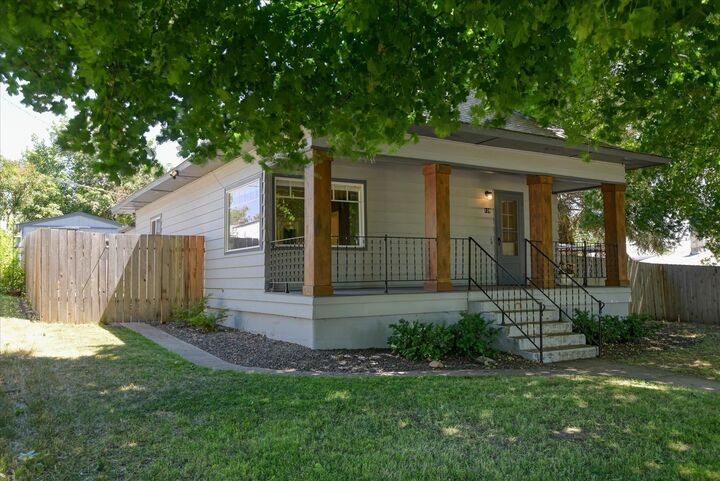 Property Photo:  128 S College St  WA 99033 