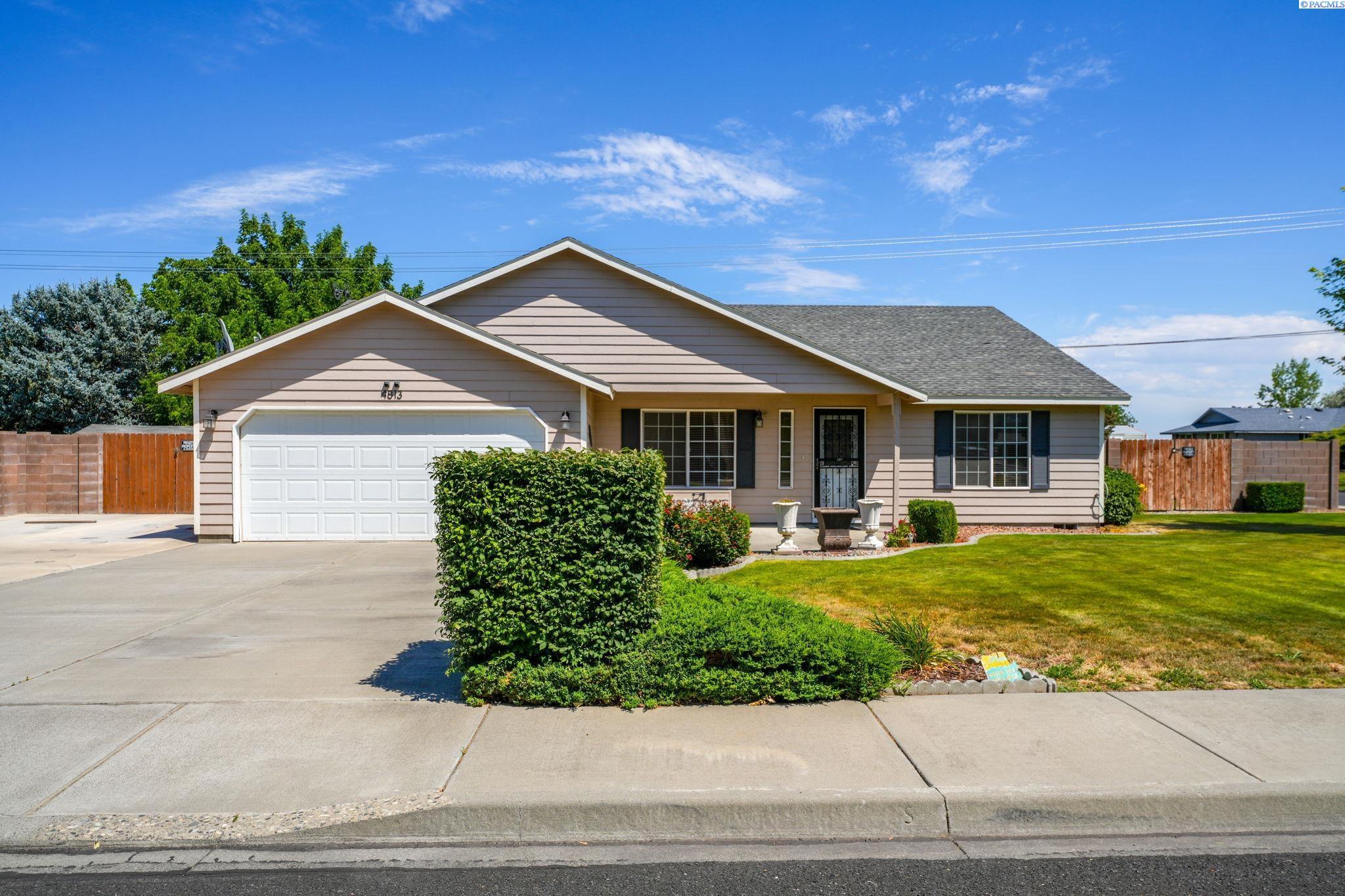 Property Photo: 4813 S Washington Pl WA 99337-4441