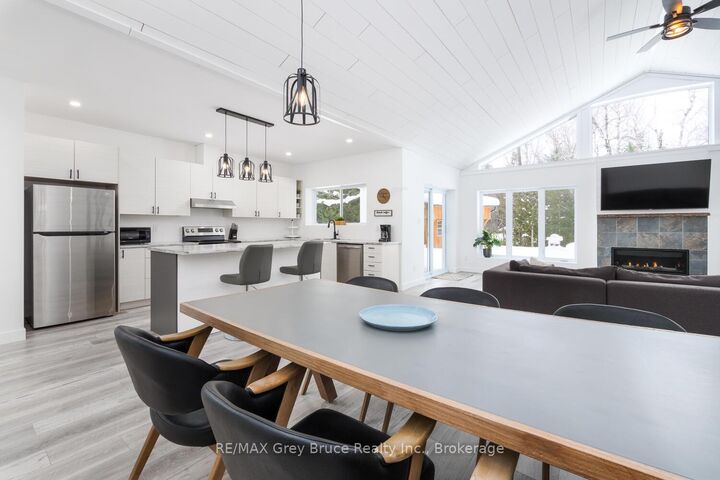 Property Photo:  32 Southampton Parkway  ON N0H 2G0 