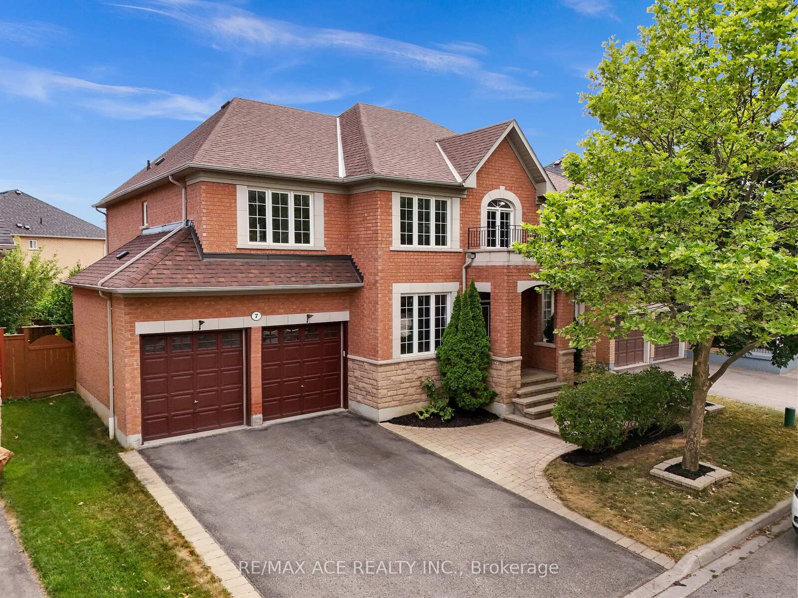 Property Photo:  7 Weston Crescent  ON L1T 0C7 