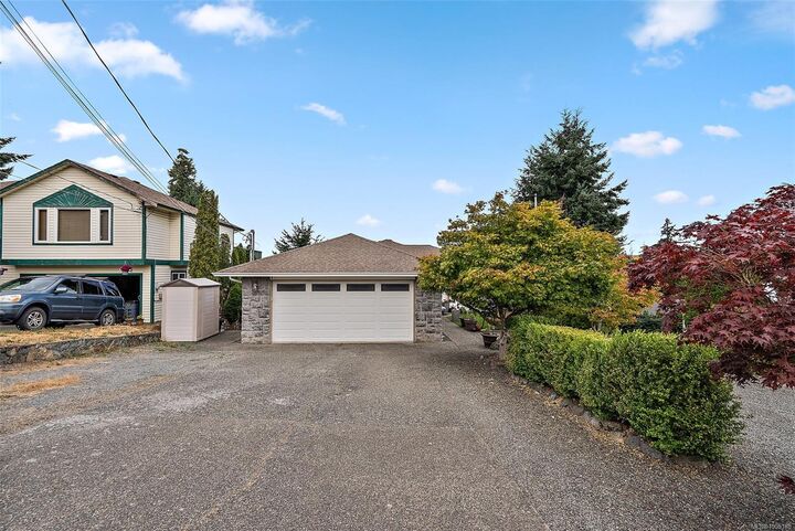 Property Photo: 2557 Buckler Ave BC V9B 5V3