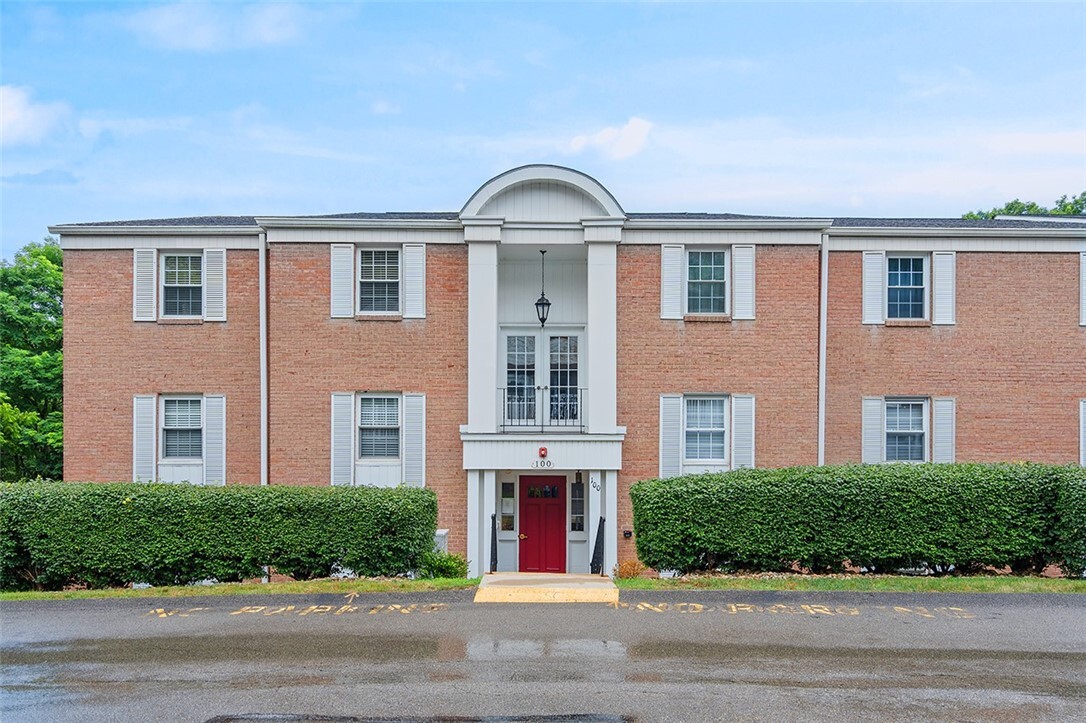 Property Photo: 105 Camelot Dr PA 15237