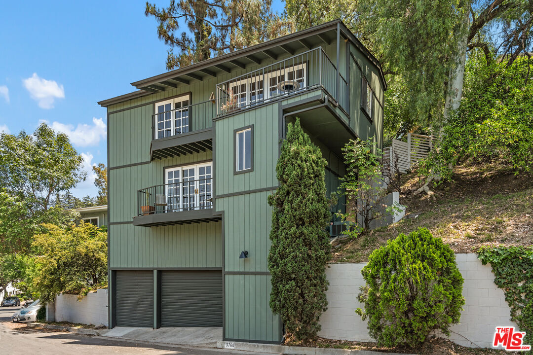 Property Photo: 3760 Latrobe St CA 90031