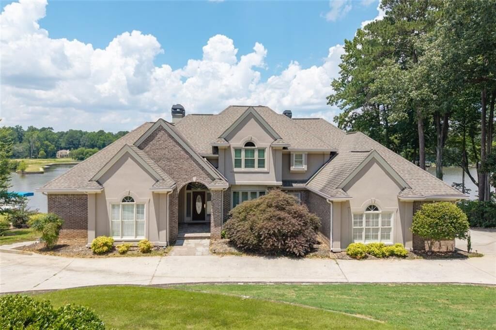 Property Photo:  2220 Emerald Drive  GA 30236 